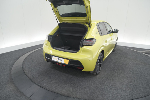 Peugeot e-208 EV Allure 50 kWh | Stoelverwarming | Apple Carplay | Parkeersensoren | Navigatie
