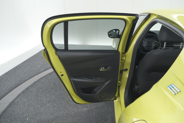 Peugeot e-208 EV Allure 50 kWh | Stoelverwarming | Apple Carplay | Parkeersensoren | Navigatie