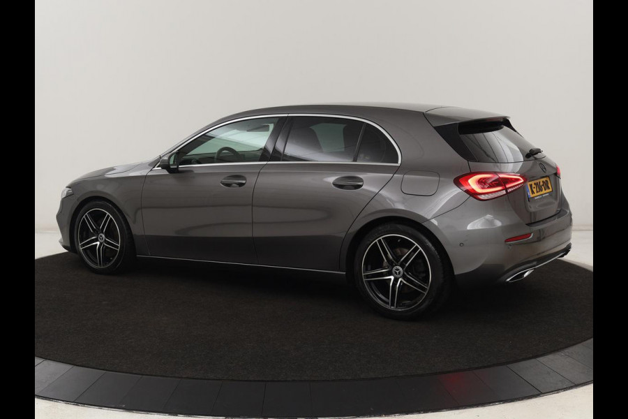 Mercedes-Benz A-Klasse 250 Advantage | Stoelverwarming | Sfeerverlichting |  Leder | Camera | Navigatie | Widescreen | LED | Cruise Control | Burmester Sound