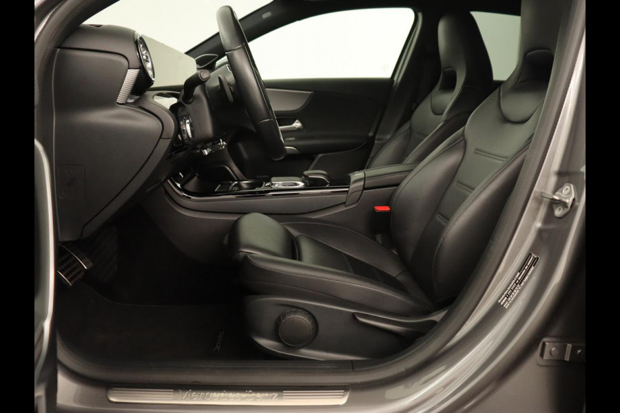 Mercedes-Benz A-Klasse 250 Advantage | Stoelverwarming | Sfeerverlichting |  Leder | Camera | Navigatie | Widescreen | LED | Cruise Control | Burmester Sound