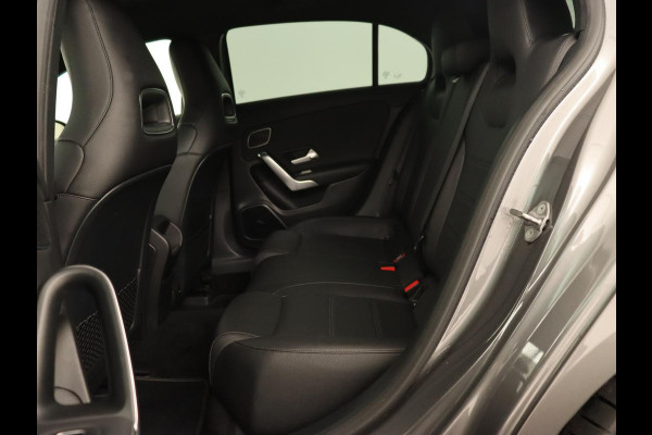 Mercedes-Benz A-Klasse 250 Advantage | Stoelverwarming | Sfeerverlichting |  Leder | Camera | Navigatie | Widescreen | LED | Cruise Control | Burmester Sound