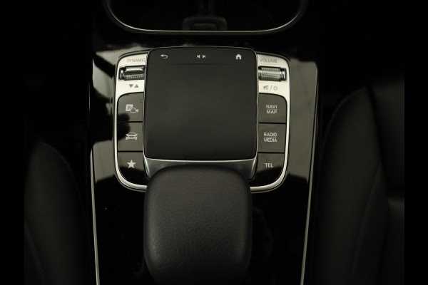 Mercedes-Benz A-Klasse 250 Advantage | Stoelverwarming | Sfeerverlichting |  Leder | Camera | Navigatie | Widescreen | LED | Cruise Control | Burmester Sound
