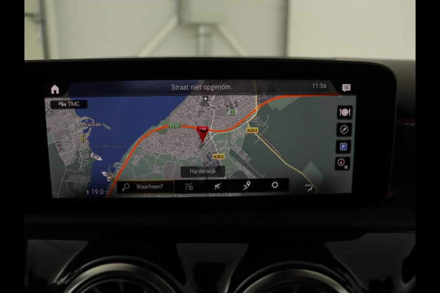 Mercedes-Benz A-Klasse 250 Advantage | Stoelverwarming | Sfeerverlichting |  Leder | Camera | Navigatie | Widescreen | LED | Cruise Control | Burmester Sound