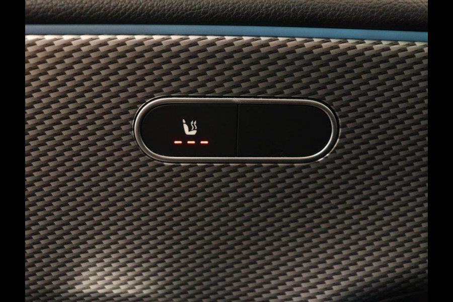 Mercedes-Benz A-Klasse 250 Advantage | Stoelverwarming | Sfeerverlichting |  Leder | Camera | Navigatie | Widescreen | LED | Cruise Control | Burmester Sound