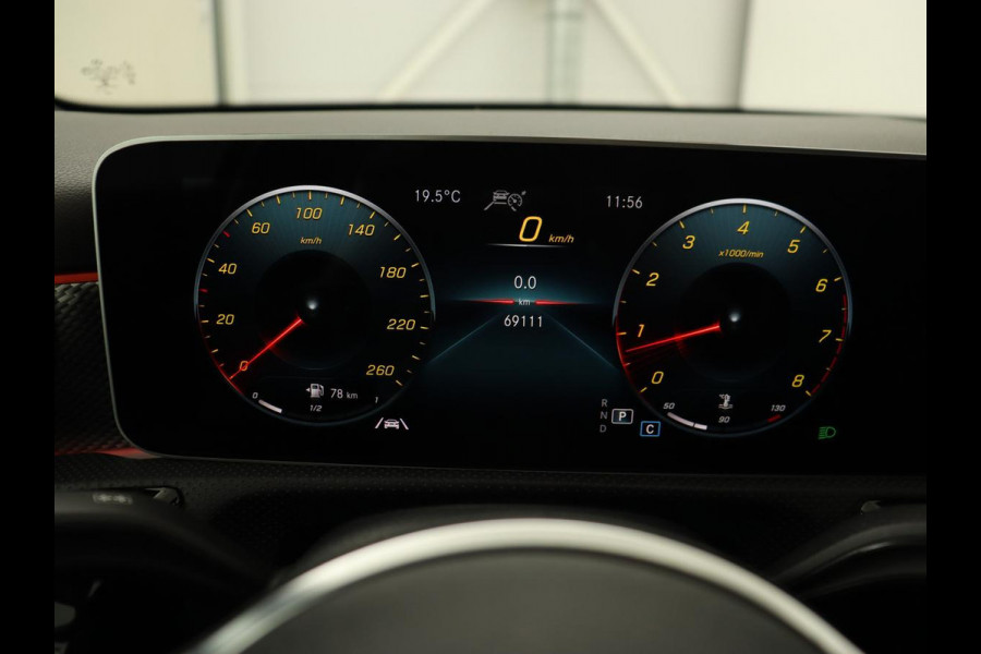 Mercedes-Benz A-Klasse 250 Advantage | Stoelverwarming | Sfeerverlichting |  Leder | Camera | Navigatie | Widescreen | LED | Cruise Control | Burmester Sound