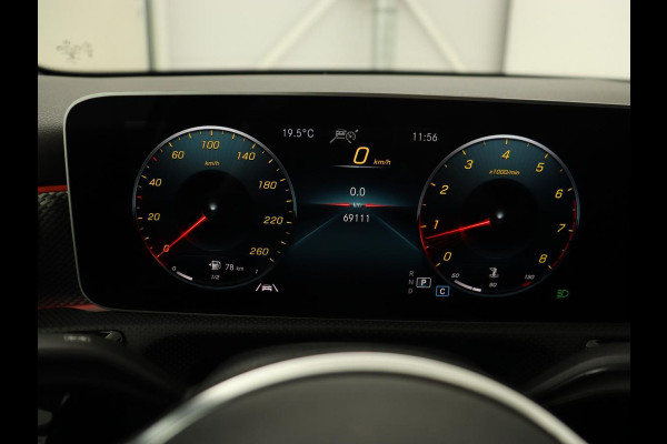 Mercedes-Benz A-Klasse 250 Advantage | Stoelverwarming | Sfeerverlichting |  Leder | Camera | Navigatie | Widescreen | LED | Cruise Control | Burmester Sound