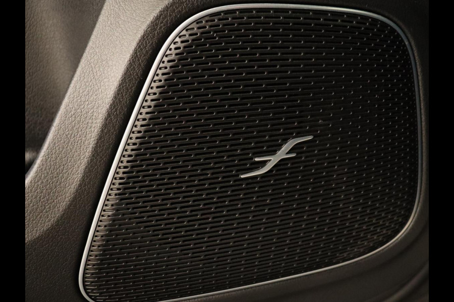 Mercedes-Benz A-Klasse 250 Advantage | Stoelverwarming | Sfeerverlichting |  Leder | Camera | Navigatie | Widescreen | LED | Cruise Control | Burmester Sound