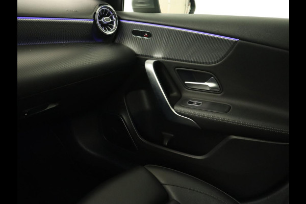 Mercedes-Benz A-Klasse 250 Advantage | Stoelverwarming | Sfeerverlichting |  Leder | Camera | Navigatie | Widescreen | LED | Cruise Control | Burmester Sound