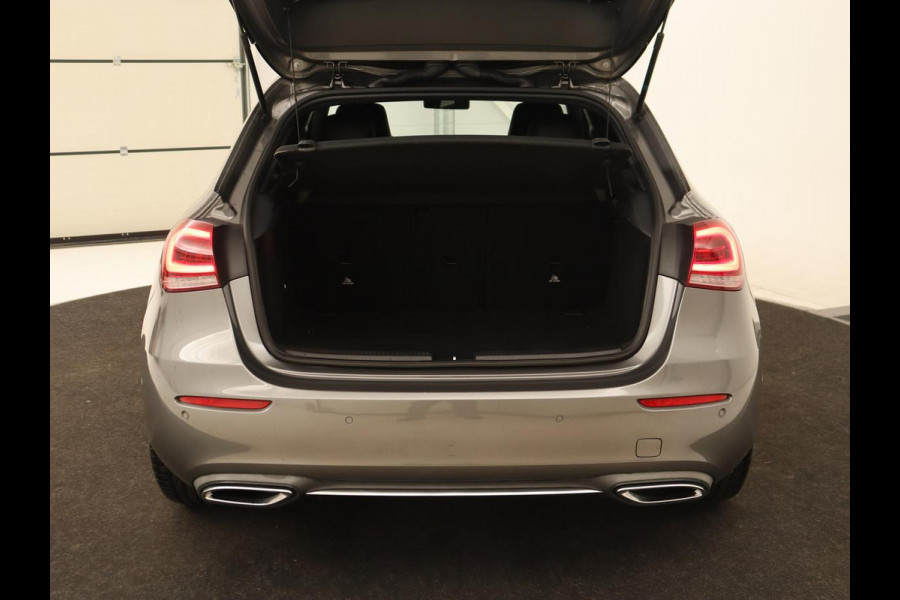 Mercedes-Benz A-Klasse 250 Advantage | Stoelverwarming | Sfeerverlichting |  Leder | Camera | Navigatie | Widescreen | LED | Cruise Control | Burmester Sound