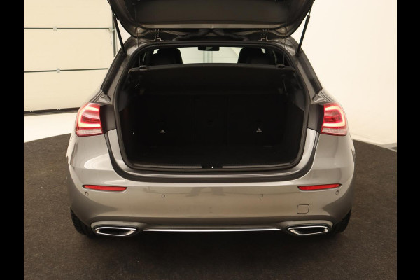 Mercedes-Benz A-Klasse 250 Advantage | Stoelverwarming | Sfeerverlichting |  Leder | Camera | Navigatie | Widescreen | LED | Cruise Control | Burmester Sound