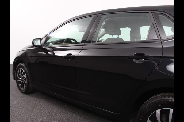 Volkswagen Polo 1.0 TSI Life | Navigatie | Digitale Cockpit | Airco | Parkeer sensoren V+A | LED | Lichtmetalen Velgen | Bluetooth
