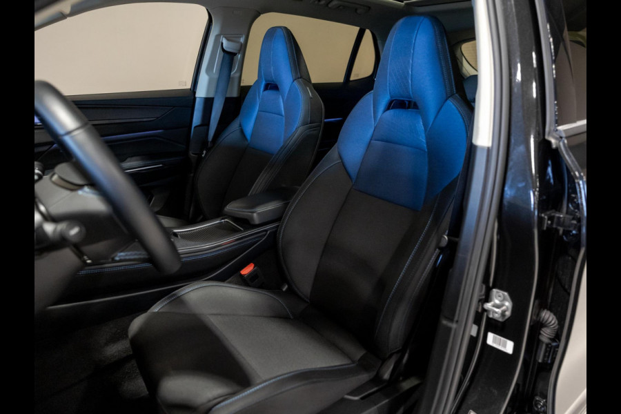 Lynk & Co 01 1.5 / 261pk / Blackstyle Lynk & Co 01 1.5 / 261pk / Blackstyle