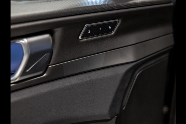 Lynk & Co 01 1.5 / 261pk / Blackstyle Lynk & Co 01 1.5 / 261pk / Blackstyle