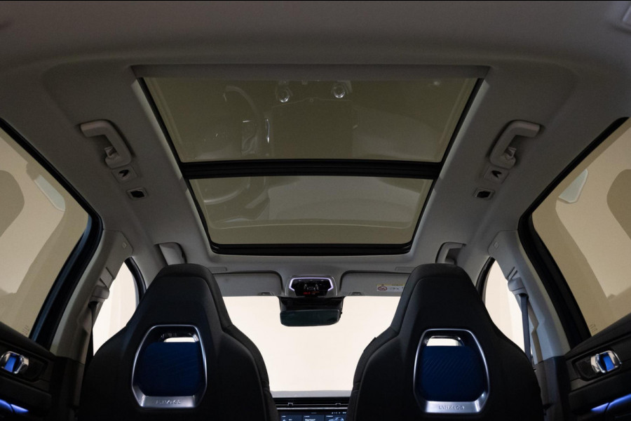 Lynk & Co 01 1.5 / 261pk / Blackstyle Lynk & Co 01 1.5 / 261pk / Blackstyle