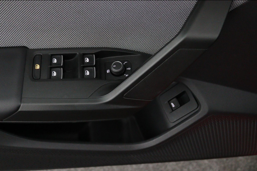 Seat Leon Sportstourer 1.5 eTSI Style Launch*AUTOM.*ACC*HAAK*ECC*CARPLAY*