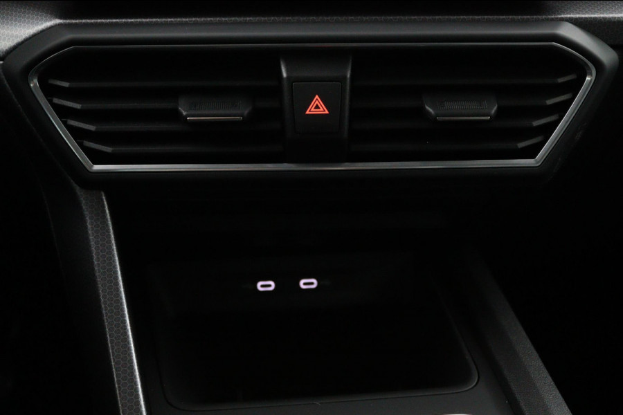 Seat Leon Sportstourer 1.5 eTSI Style Launch*AUTOM.*ACC*HAAK*ECC*CARPLAY*