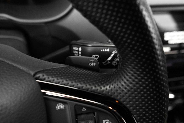 Škoda Octavia Combi 1.5 TSI Sportline Leder Navi Virtual Cockpit 18" Škoda Octavia Combi 1.5 TSI Sportline Leder Navi Virtual Cockpit 18"