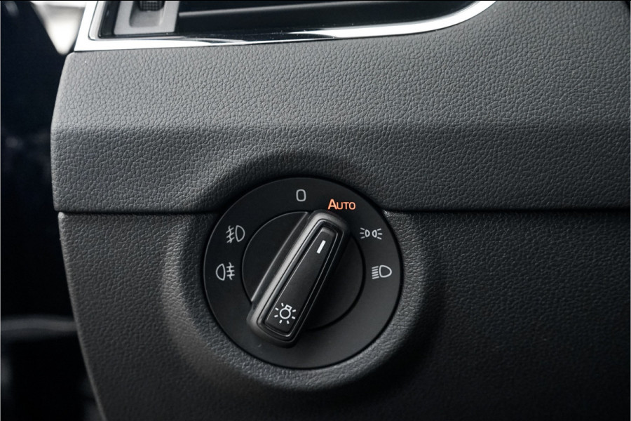 Škoda Octavia Combi 1.5 TSI Sportline Leder Navi Virtual Cockpit 18" Škoda Octavia Combi 1.5 TSI Sportline Leder Navi Virtual Cockpit 18"