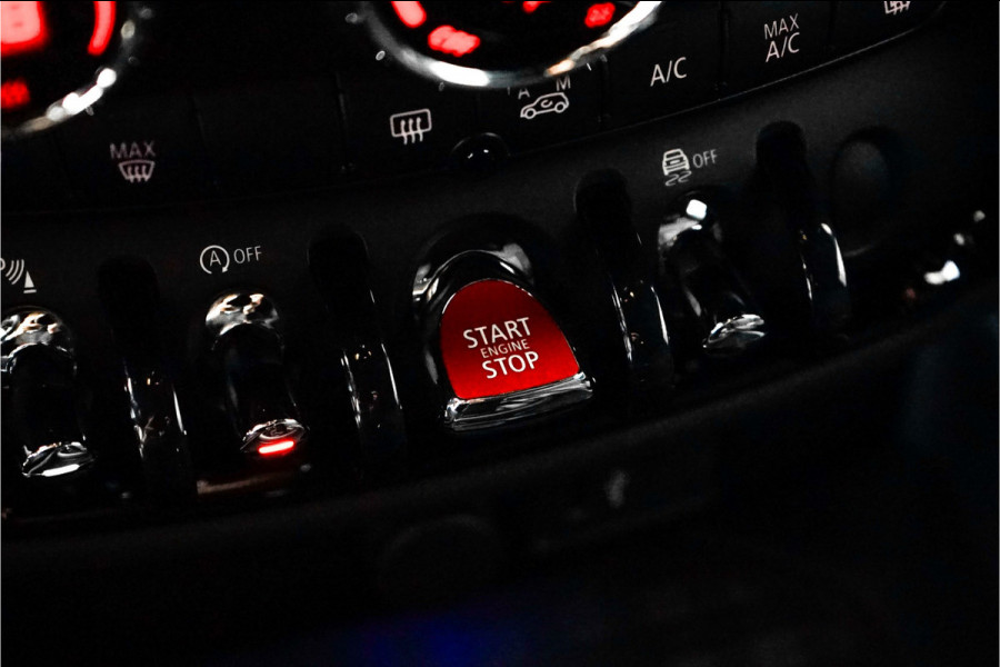 MINI Clubman 1.5 One Chili Automaat Navi H/K LED 18"