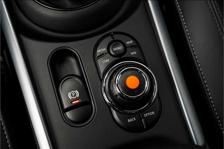 MINI Clubman 1.5 One Chili Automaat Navi H/K LED 18"