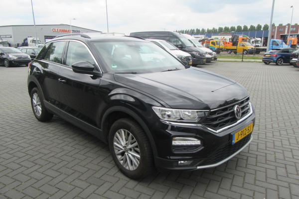 Volkswagen T-Roc 1.0 TSI Style Business, Navigatie, Trekhaak Volkswagen T-Roc 1.0 TSI Style Business, Navigatie, Trekhaak