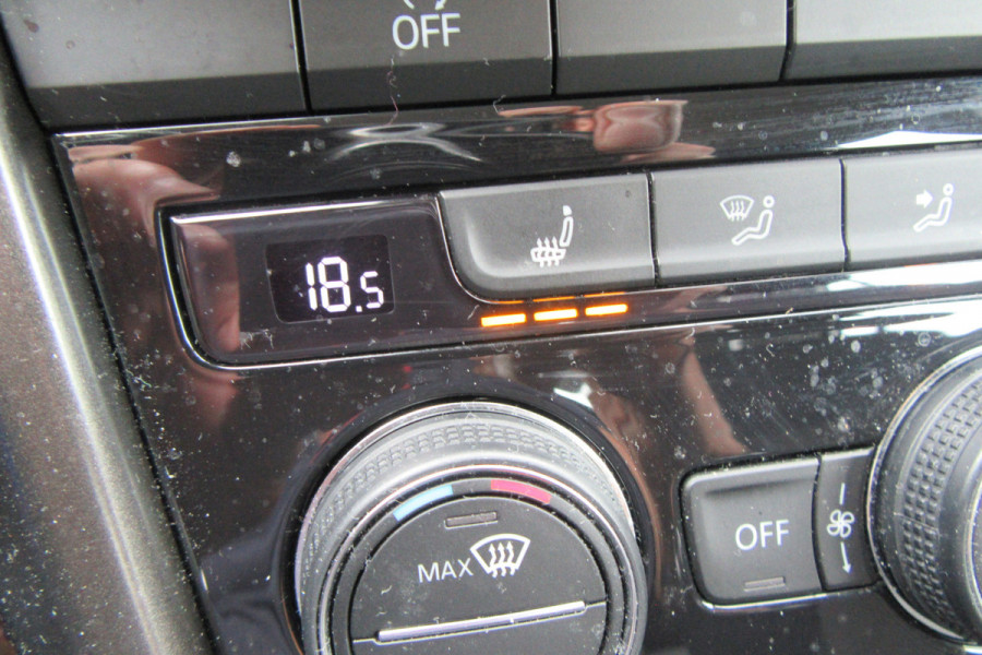 Volkswagen T-Roc 1.0 TSI Style Business, Navigatie, Trekhaak Volkswagen T-Roc 1.0 TSI Style Business, Navigatie, Trekhaak