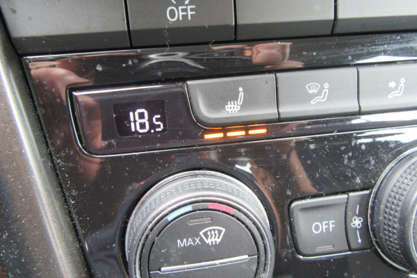 Volkswagen T-Roc 1.0 TSI Style Business, Navigatie, Trekhaak Volkswagen T-Roc 1.0 TSI Style Business, Navigatie, Trekhaak