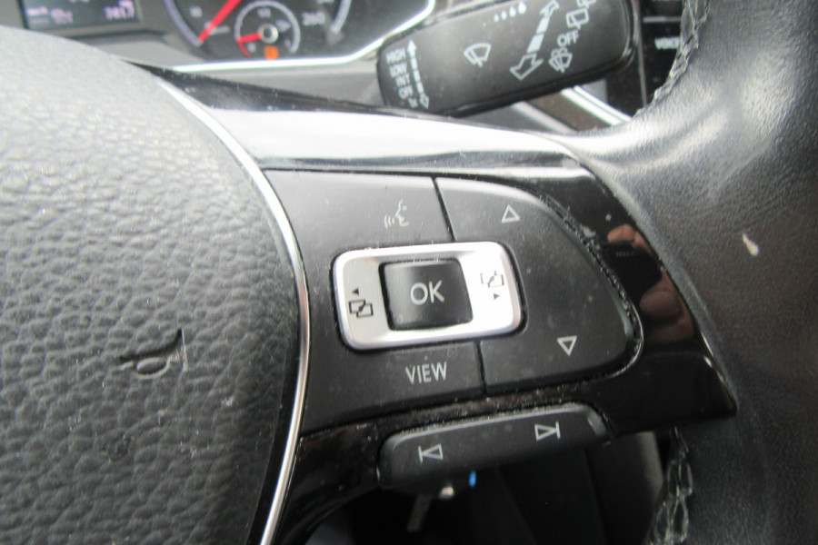 Volkswagen T-Roc 1.0 TSI Style Business, Navigatie, Trekhaak Volkswagen T-Roc 1.0 TSI Style Business, Navigatie, Trekhaak