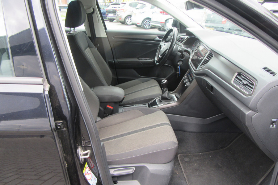Volkswagen T-Roc 1.0 TSI Style Business, Navigatie, Trekhaak Volkswagen T-Roc 1.0 TSI Style Business, Navigatie, Trekhaak