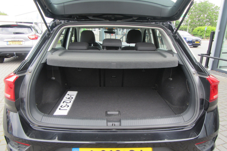 Volkswagen T-Roc 1.0 TSI Style Business, Navigatie, Trekhaak Volkswagen T-Roc 1.0 TSI Style Business, Navigatie, Trekhaak