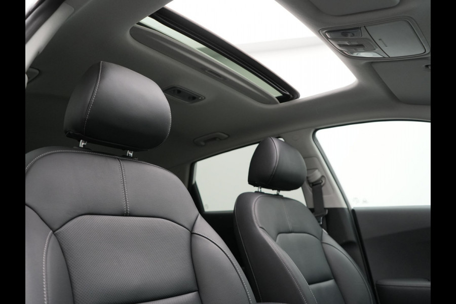 Kia Niro 1.6 GDi DynamicLine Plug In Hybrid 142pk Dealer O.H PHEV | Trekhaak Afneembaar | Schuif/Kanteldak | Lederen Sportstoelen Memory & Ventilatie | Adaptive Cruise | Stoelen & Stuur Verwarmd | JBL Sound | Apple Carplay | Virtual | Blis | Navigatie