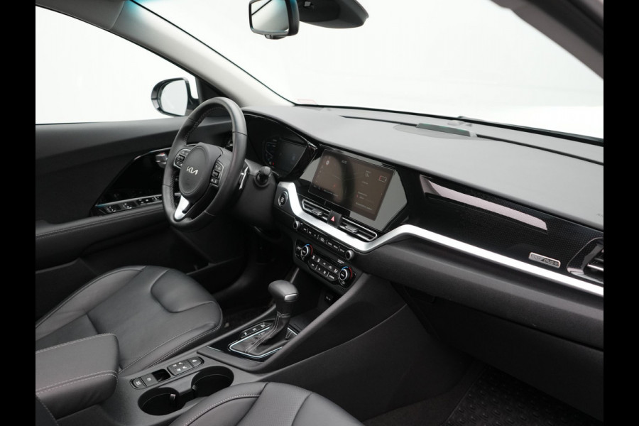 Kia Niro 1.6 GDi DynamicLine Plug In Hybrid 142pk Dealer O.H PHEV | Trekhaak Afneembaar | Schuif/Kanteldak | Lederen Sportstoelen Memory & Ventilatie | Adaptive Cruise | Stoelen & Stuur Verwarmd | JBL Sound | Apple Carplay | Virtual | Blis | Navigatie