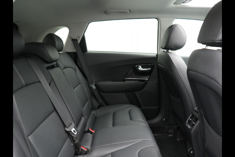 Kia Niro 1.6 GDi DynamicLine Plug In Hybrid 142pk Dealer O.H PHEV | Trekhaak Afneembaar | Schuif/Kanteldak | Lederen Sportstoelen Memory & Ventilatie | Adaptive Cruise | Stoelen & Stuur Verwarmd | JBL Sound | Apple Carplay | Virtual | Blis | Navigatie