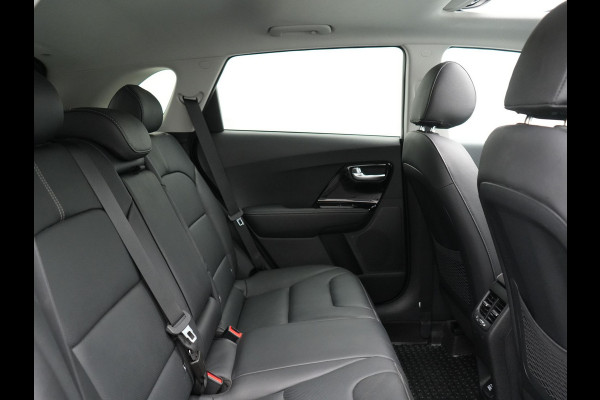 Kia Niro 1.6 GDi DynamicLine Plug In Hybrid 142pk Dealer O.H PHEV | Trekhaak Afneembaar | Schuif/Kanteldak | Lederen Sportstoelen Memory & Ventilatie | Adaptive Cruise | Stoelen & Stuur Verwarmd | JBL Sound | Apple Carplay | Virtual | Blis | Navigatie