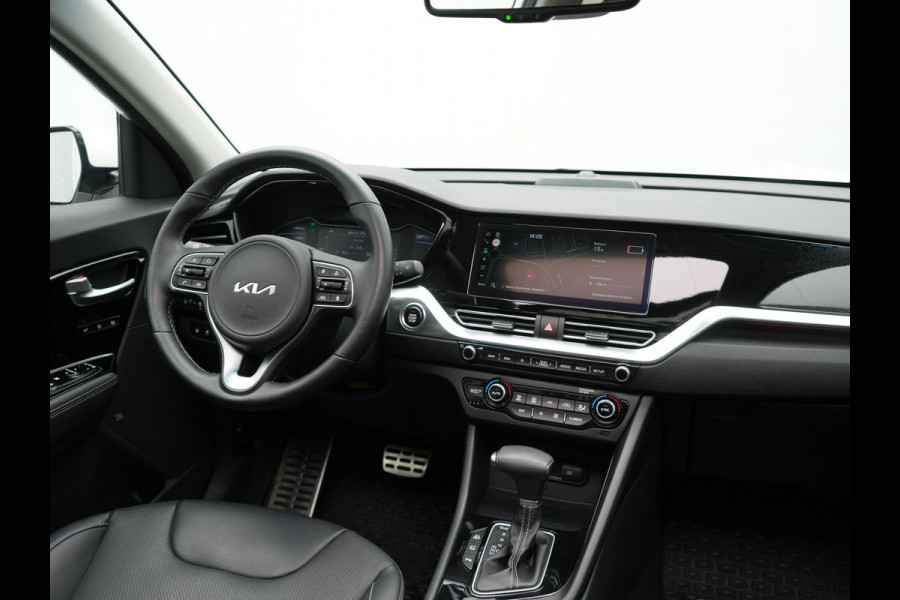 Kia Niro 1.6 GDi DynamicLine Plug In Hybrid 142pk Dealer O.H PHEV | Trekhaak Afneembaar | Schuif/Kanteldak | Lederen Sportstoelen Memory & Ventilatie | Adaptive Cruise | Stoelen & Stuur Verwarmd | JBL Sound | Apple Carplay | Virtual | Blis | Navigatie