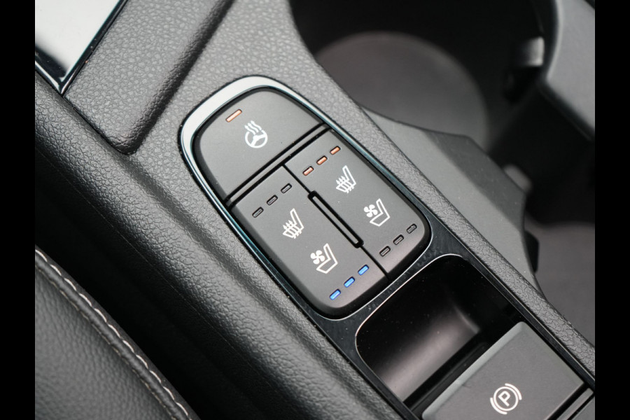 Kia Niro 1.6 GDi DynamicLine Plug In Hybrid 142pk Dealer O.H PHEV | Trekhaak Afneembaar | Schuif/Kanteldak | Lederen Sportstoelen Memory & Ventilatie | Adaptive Cruise | Stoelen & Stuur Verwarmd | JBL Sound | Apple Carplay | Virtual | Blis | Navigatie