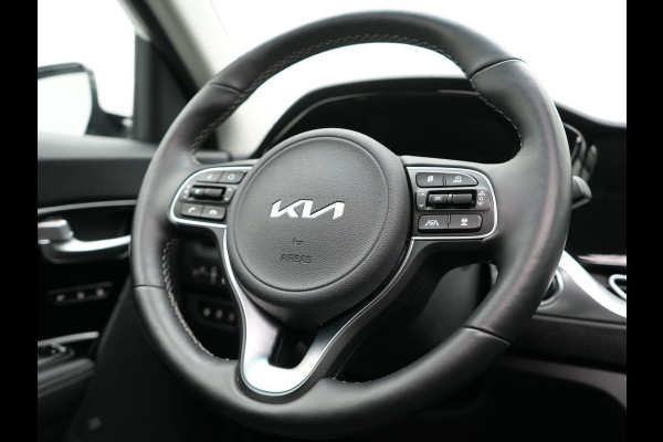 Kia Niro 1.6 GDi DynamicLine Plug In Hybrid 142pk Dealer O.H PHEV | Trekhaak Afneembaar | Schuif/Kanteldak | Lederen Sportstoelen Memory & Ventilatie | Adaptive Cruise | Stoelen & Stuur Verwarmd | JBL Sound | Apple Carplay | Virtual | Blis | Navigatie