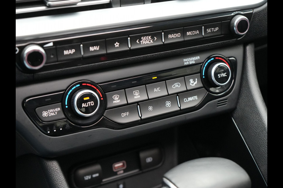 Kia Niro 1.6 GDi DynamicLine Plug In Hybrid 142pk Dealer O.H PHEV | Trekhaak Afneembaar | Schuif/Kanteldak | Lederen Sportstoelen Memory & Ventilatie | Adaptive Cruise | Stoelen & Stuur Verwarmd | JBL Sound | Apple Carplay | Virtual | Blis | Navigatie