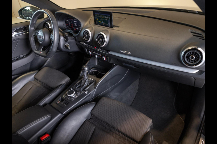 Audi A3 Sportback 35 TFSI CoD 2x S-Line / 150pk / Automatische klimaatregeling / Stoelverwarming / Afgevlakt stuurwiel / Audi A3 Sportback 35 TFSI CoD 2x S-Line / 150pk / Automatische klimaatregeling / Stoelverwarming / Afgevlakt stuurwiel /