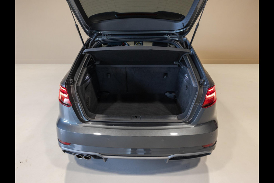 Audi A3 Sportback 35 TFSI CoD 2x S-Line / 150pk / Automatische klimaatregeling / Stoelverwarming / Afgevlakt stuurwiel / Audi A3 Sportback 35 TFSI CoD 2x S-Line / 150pk / Automatische klimaatregeling / Stoelverwarming / Afgevlakt stuurwiel /