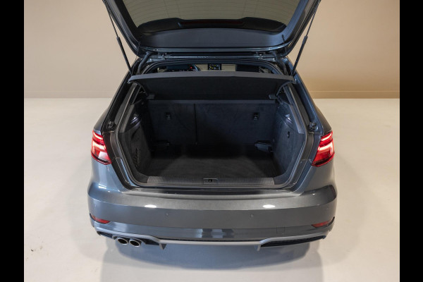 Audi A3 Sportback 35 TFSI CoD 2x S-Line / 150pk / Automatische klimaatregeling / Stoelverwarming / Afgevlakt stuurwiel / Audi A3 Sportback 35 TFSI CoD 2x S-Line / 150pk / Automatische klimaatregeling / Stoelverwarming / Afgevlakt stuurwiel /