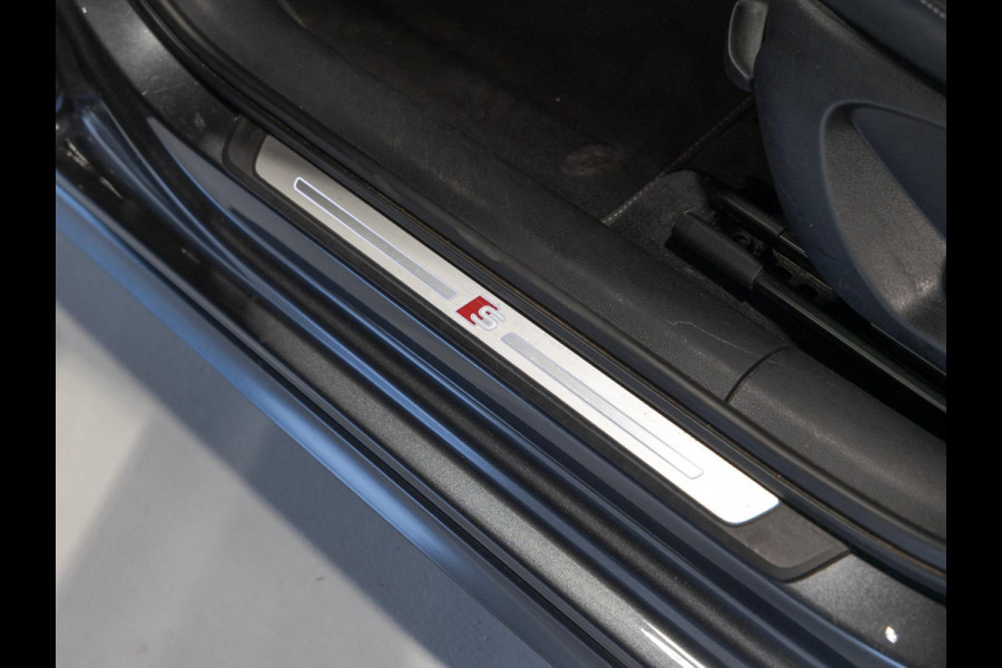 Audi A3 Sportback 35 TFSI CoD 2x S-Line / 150pk / Automatische klimaatregeling / Stoelverwarming / Afgevlakt stuurwiel / Audi A3 Sportback 35 TFSI CoD 2x S-Line / 150pk / Automatische klimaatregeling / Stoelverwarming / Afgevlakt stuurwiel /