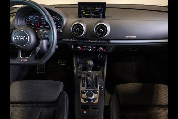 Audi A3 Sportback 35 TFSI CoD 2x S-Line / 150pk / Automatische klimaatregeling / Stoelverwarming / Afgevlakt stuurwiel / Audi A3 Sportback 35 TFSI CoD 2x S-Line / 150pk / Automatische klimaatregeling / Stoelverwarming / Afgevlakt stuurwiel /