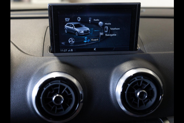 Audi A3 Sportback 35 TFSI CoD 2x S-Line / 150pk / Automatische klimaatregeling / Stoelverwarming / Afgevlakt stuurwiel / Audi A3 Sportback 35 TFSI CoD 2x S-Line / 150pk / Automatische klimaatregeling / Stoelverwarming / Afgevlakt stuurwiel /