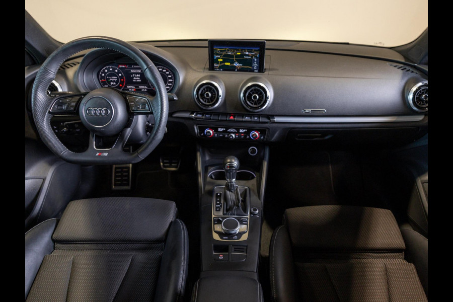 Audi A3 Sportback 35 TFSI CoD 2x S-Line / 150pk / Automatische klimaatregeling / Stoelverwarming / Afgevlakt stuurwiel / Audi A3 Sportback 35 TFSI CoD 2x S-Line / 150pk / Automatische klimaatregeling / Stoelverwarming / Afgevlakt stuurwiel /