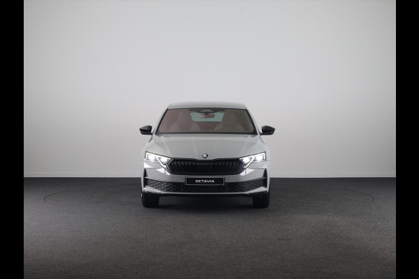 Škoda Octavia Sportline Tour m-HEV 1.5 TSI 150 pk 7 versn. DSG | Navigatie pakket | Soundsystem Canton | Travel Assist | Winter pakket | Trekhaak wegklapbaar | Elektrisch verstelbare voorstoelen | 19 inch lichtmetalen velgen