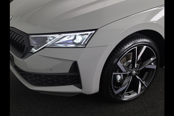 Škoda Octavia Sportline Tour m-HEV 1.5 TSI 150 pk 7 versn. DSG | Navigatie pakket | Soundsystem Canton | Travel Assist | Winter pakket | Trekhaak wegklapbaar | Elektrisch verstelbare voorstoelen | 19 inch lichtmetalen velgen