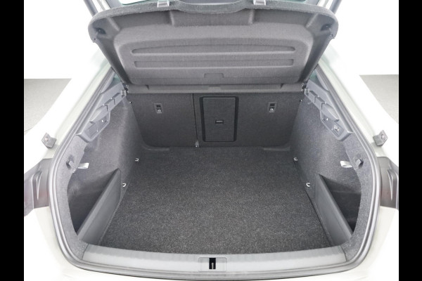 Škoda Octavia Sportline Tour m-HEV 1.5 TSI 150 pk 7 versn. DSG | Navigatie pakket | Soundsystem Canton | Travel Assist | Winter pakket | Trekhaak wegklapbaar | Elektrisch verstelbare voorstoelen | 19 inch lichtmetalen velgen