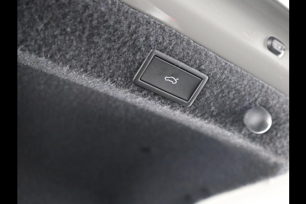 Škoda Octavia Sportline Tour m-HEV 1.5 TSI 150 pk 7 versn. DSG | Navigatie pakket | Soundsystem Canton | Travel Assist | Winter pakket | Trekhaak wegklapbaar | Elektrisch verstelbare voorstoelen | 19 inch lichtmetalen velgen