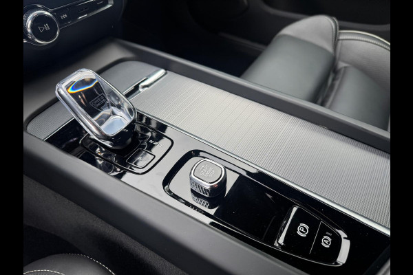 Volvo V60 2.0 B4 Plus Dark, HARMAN/KARDON, LEDER, Elektrische stoelen met geheugen . Een proefrit levert het bewijs. Neem contact op en we maken een afspraak!